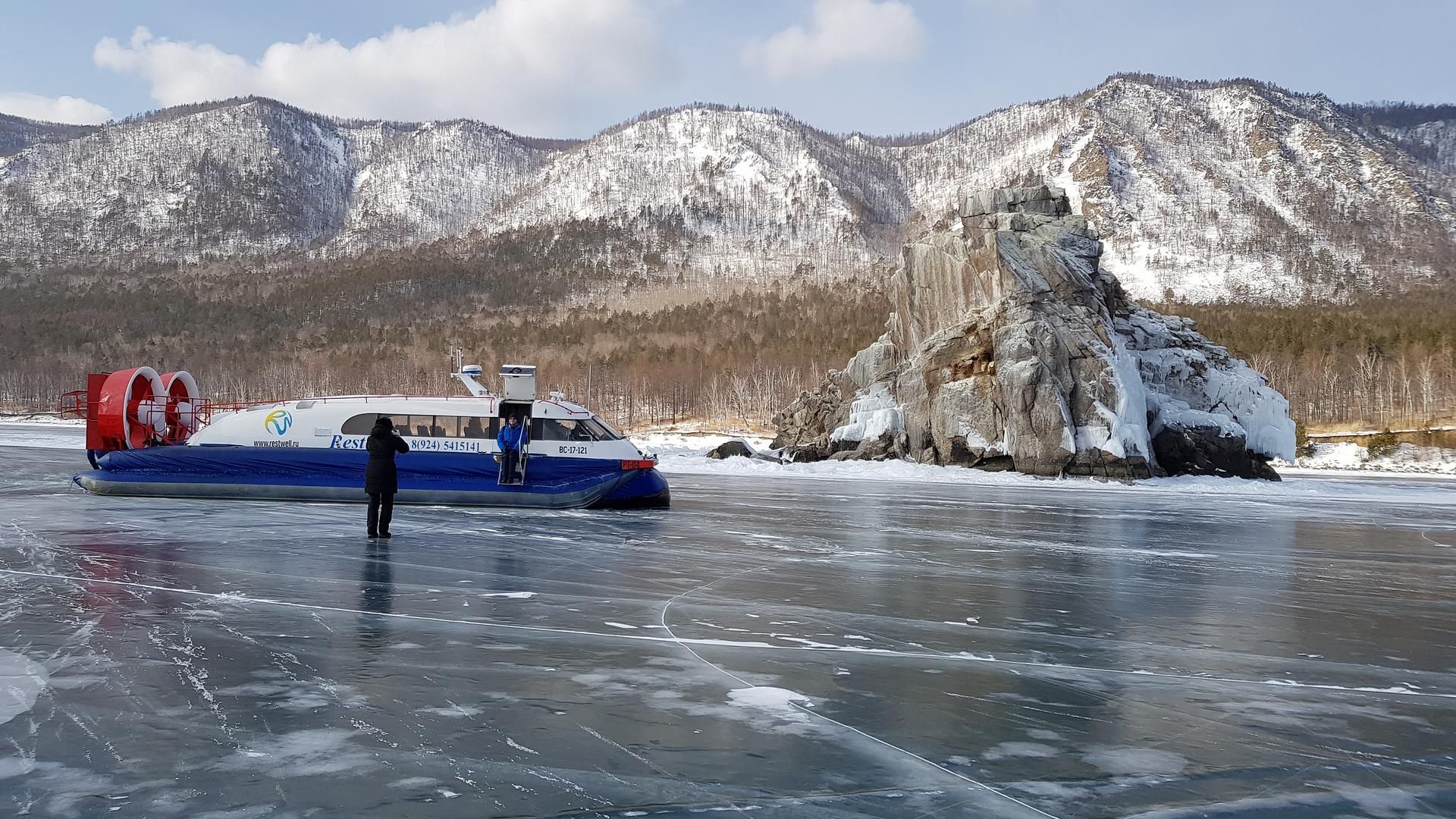 Кристальный лёд Байкала